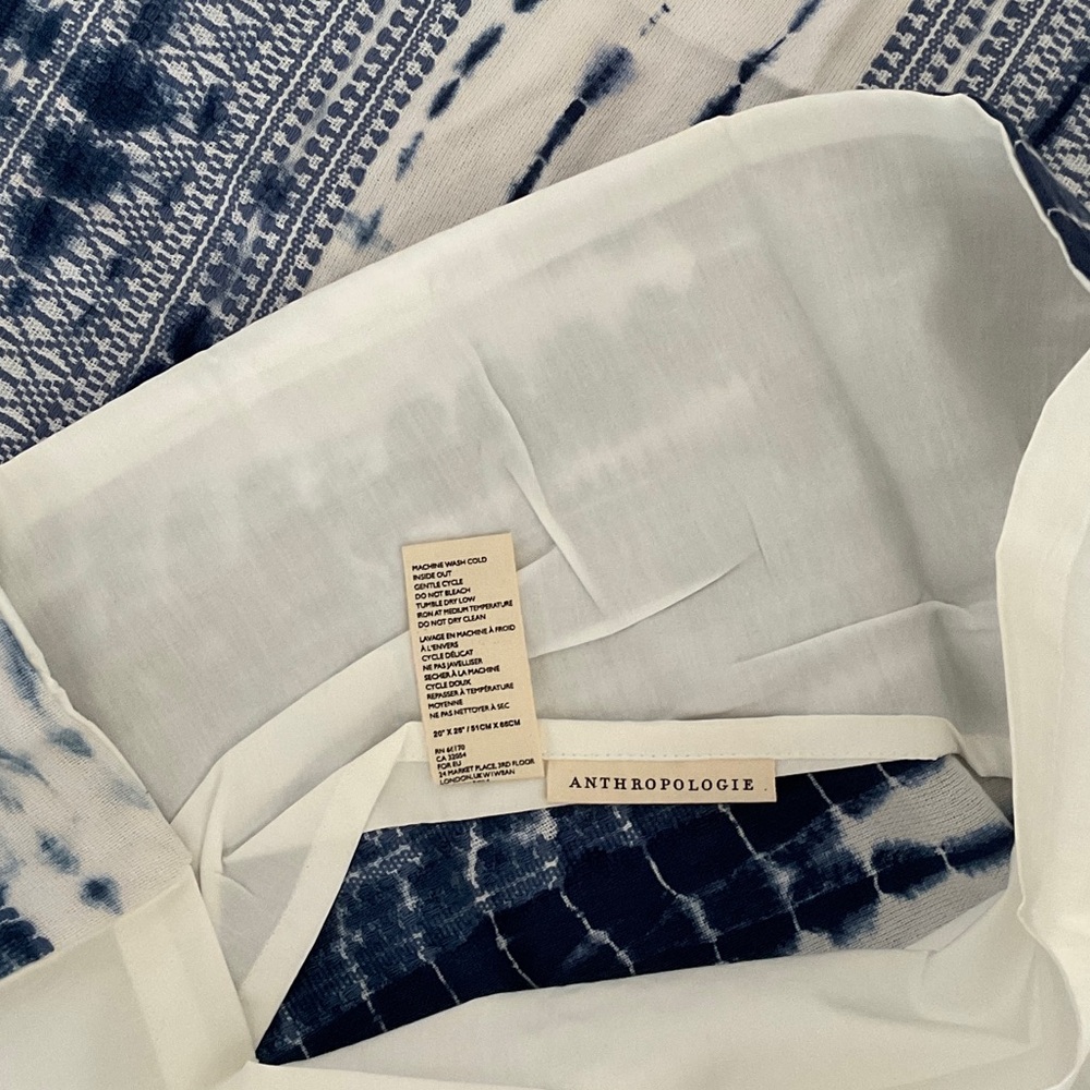 NWOT 2 Anthropologie standard pillow shams - Picture 2 of 7
